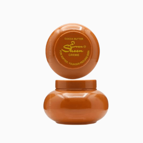 Enriched with natural cocoa butter, this luxurious crème nourishes and smooths your skin for a radiant glow.